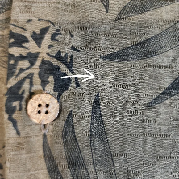 Tommy Bahama 100% Silk Button Down Short Sleeve Shirt Mens Size Medium Tropical - Picture 6 of 6